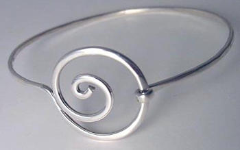 Swirl bracelet, light with hook