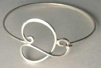 Lily pad bracelet with hook